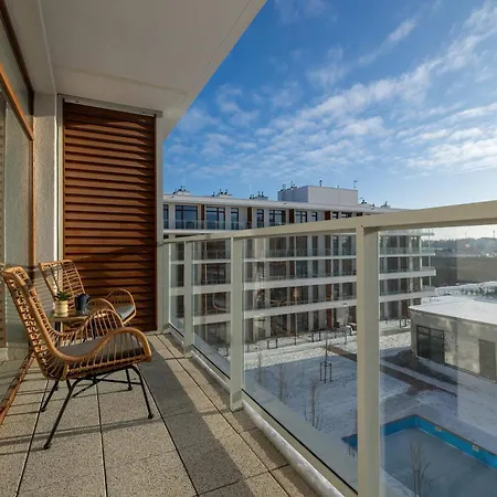 Blue And Beige In With Seasonal Pool, Parking And Balcony By Renters *