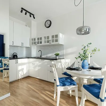 Blue And Beige In With Seasonal Pool, Parking And Balcony By Renters Apartamento *