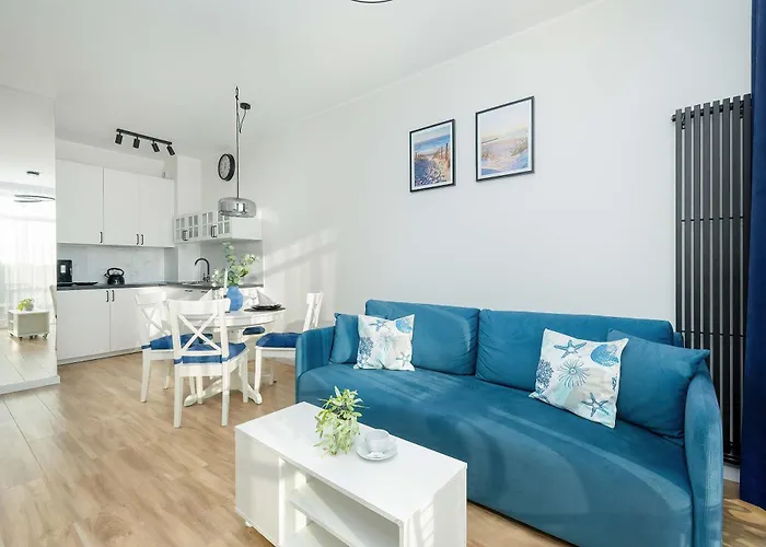 Blue And Beige In With Seasonal Pool, Parking And Balcony By Renters