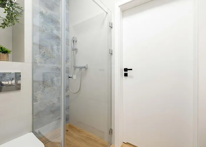 Blue And Beige In With Seasonal Pool, Parking And Balcony By Renters Apartamento *